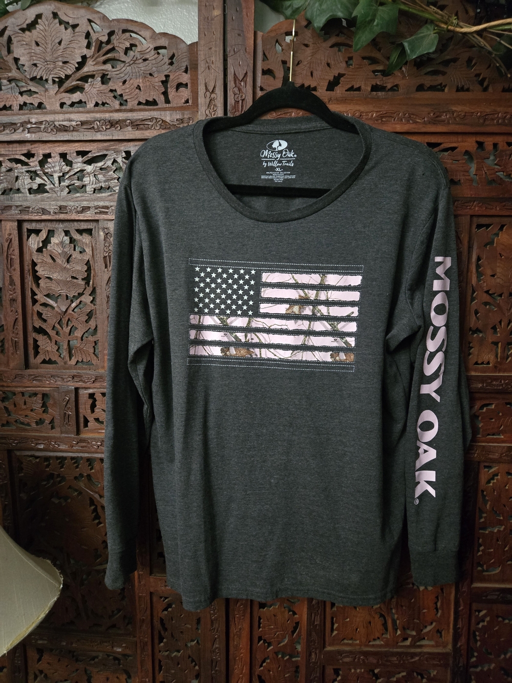 Mossy Oak Charcoal Long-Sleeve Tee with Pink Camo Flag